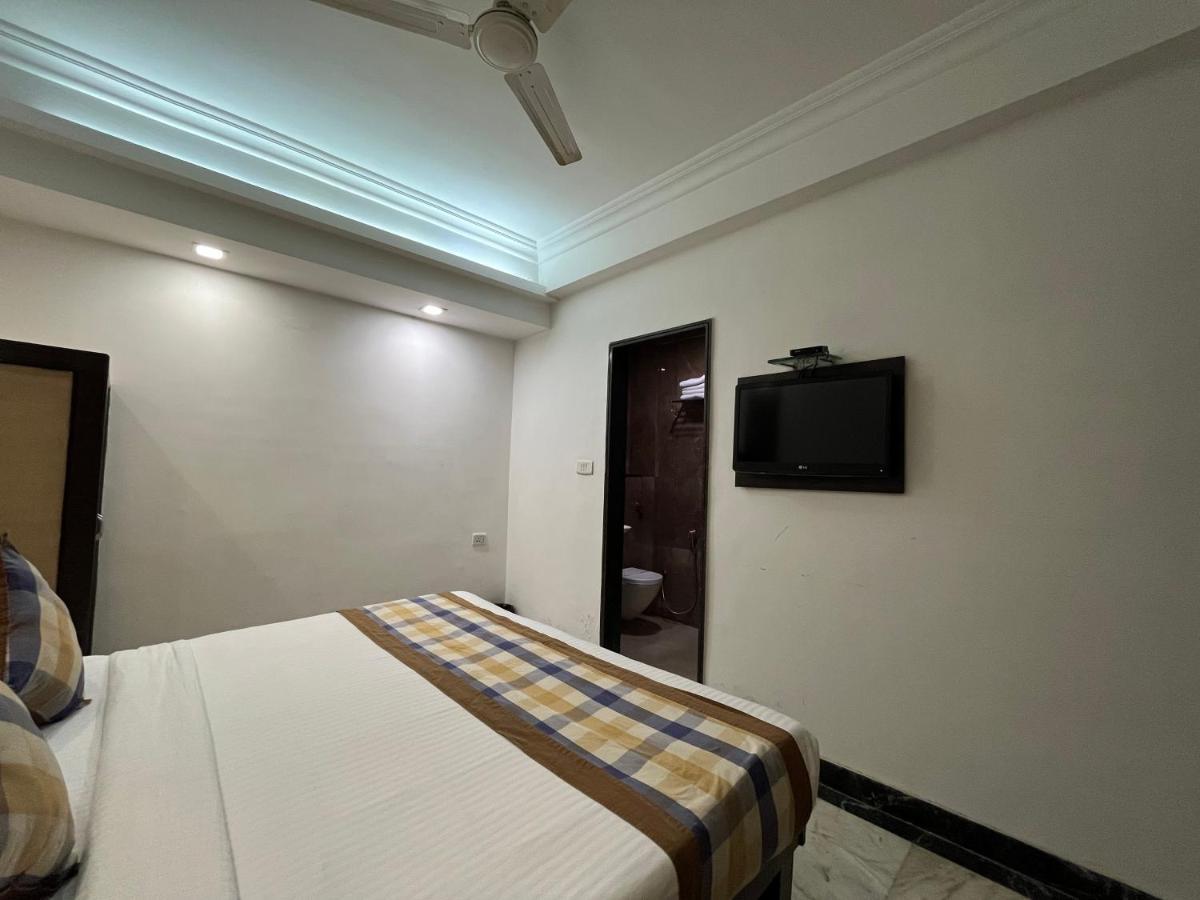 Hotel Moti Palace Agra  Exteriör bild
