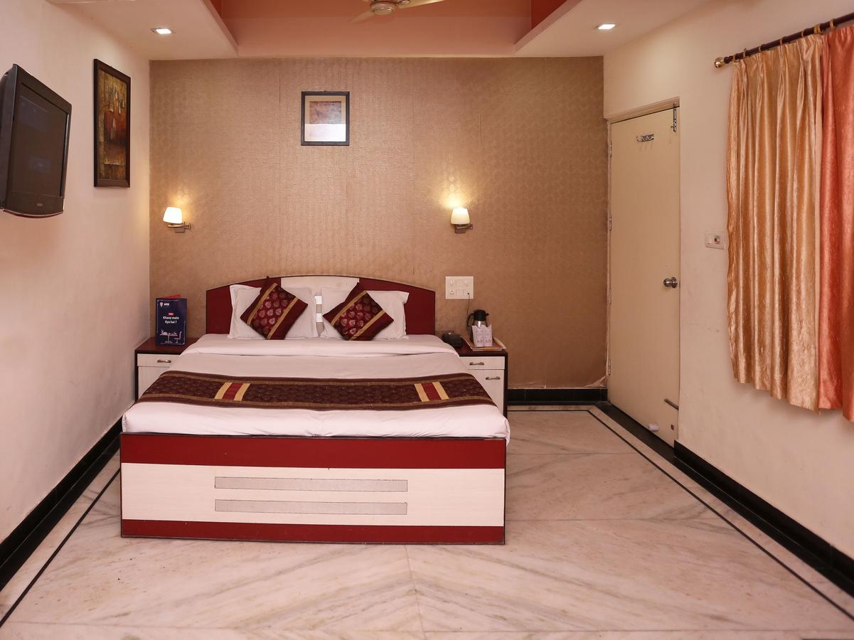 Hotel Moti Palace Agra  Exteriör bild